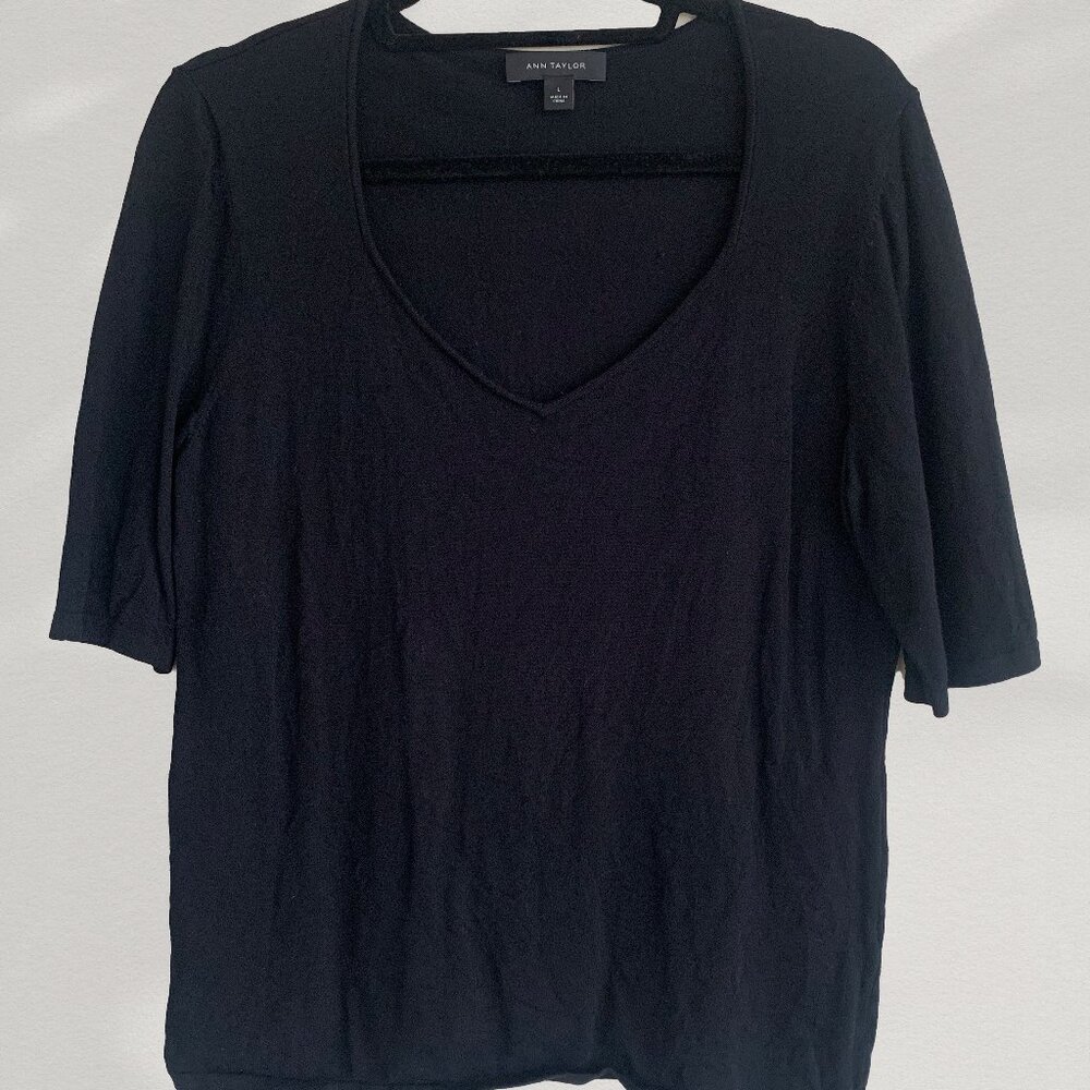 Ann Taylor | Women’s Black Knit Casual Workwear Blouse | Rounded V-Neck | Large